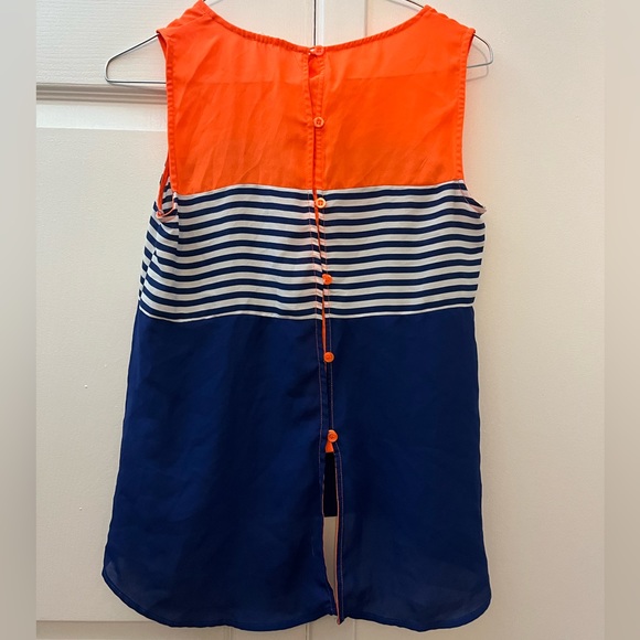 Awesome bright blouse! - Picture 2 of 3